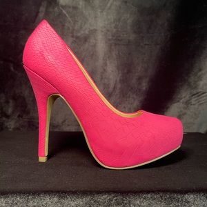 EUC!! Mix No.6 hot pink alligator heels